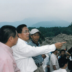 陳水扁總統於南投縣水里鎮視察玉峰村受損道路及民房-陳水扁總統活動照片-MOFA109179CF-2020-12-PH00028-038