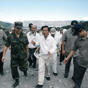 陳水扁總統於花蓮縣視察光復鄉大興村災害現場-陳水扁總統活動照片-MOFA109179CF-2020-12-PH00028-044