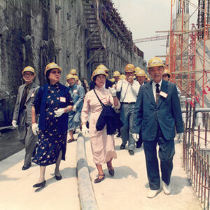 國民大會憲政研討委員會委員等一行參觀鐵路地下化工程(76年4月21日)-政績資料冊-MOFA109179CF-2020-12-PH00049-017