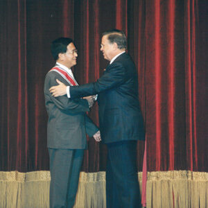 陳水扁總統於哥斯大黎加接受哥國總統羅德里格斯(Rodriguez)贈勳-陳水扁總統「民主外交、友誼之旅」活動照片-MOFA109179CF-2020-12-PH00052-010