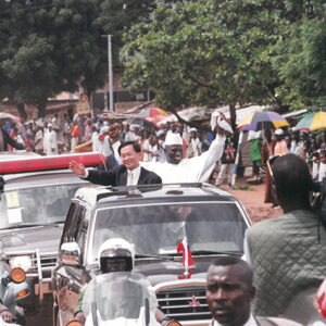 陳水扁總統抵達甘比亞甘京班竹機場並接受軍禮歡迎儀式-陳水扁總統「民主外交、友誼之旅」活動照片-MOFA109179CF-2020-12-PH00052-051