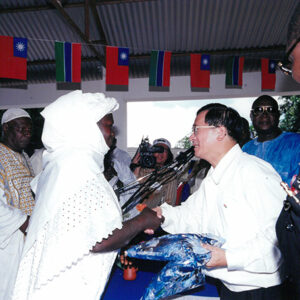 陳水扁總統參觀甘比亞的班竹町菜園-陳水扁總統「民主外交、友誼之旅」活動照片-MOFA109179CF-2020-12-PH00052-079