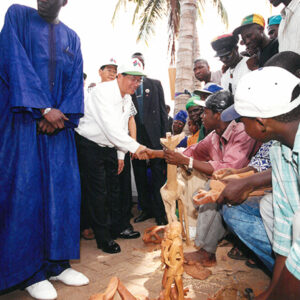 陳水扁總統參觀甘比亞手工藝市場-陳水扁總統「民主外交、友誼之旅」活動照片-MOFA109179CF-2020-12-PH00052-088