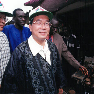 陳水扁總統參觀甘比亞手工藝市場-陳水扁總統「民主外交、友誼之旅」活動照片-MOFA109179CF-2020-12-PH00052-090