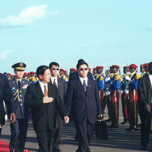 陳水扁總統抵達布吉納法索的布京瓦加杜古國際機場並接受軍禮歡迎-陳水扁總統「民主外交、友誼之旅」活動照片-MOFA109179CF-2020-12-PH00052-099