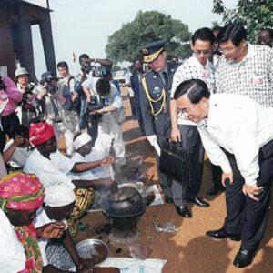 陳水扁總統於布吉納法索參觀我國協助進行之提升婦女地位計畫-陳水扁總統「民主外交、友誼之旅」活動照片-MOFA109179CF-2020-12-PH00053-036