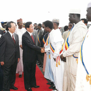 陳水扁總統接受查德總統德比(Idriss DEBY)軍禮歡送及當地民眾歡迎-陳水扁總統「民主外交、友誼之旅」活動照片-MOFA109179CF-2020-12-PH00053-080