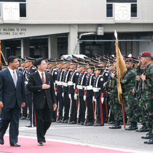 陳水扁總統伉儷於薩爾瓦多機場接受薩國總統佛洛瑞斯以軍禮歡迎-陳水扁總統「民主外交、友誼之旅」活動照片-MOFA109179CF-2020-12-PH00054-032