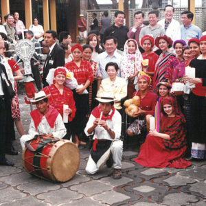 陳水扁總統於瓜地馬拉參觀旭日(Aurora)手工藝品心-陳水扁總統「民主外交、友誼之旅」活動照片-MOFA109179CF-2020-12-PH00055-011