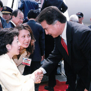 陳水扁總統於瓜地馬拉機場接受瓜國波狄優總統軍禮歡送-陳水扁總統「民主外交、友誼之旅」活動照片-MOFA109179CF-2020-12-PH00055-064