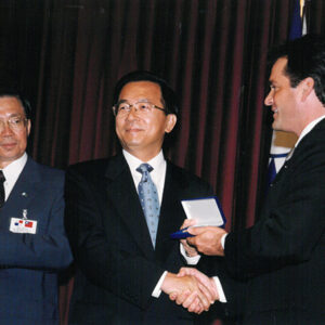 陳水扁總統於巴拿馬接受巴京市長致贈市鑰-陳水扁總統「民主外交、友誼之旅」活動照片-MOFA109179CF-2020-12-PH00055-087