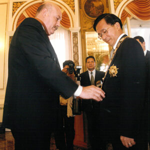 陳水扁總統於於巴拉圭與鞏薩雷斯總統簽署聯合公報並接受贈勳-陳水扁總統「民主外交、友誼之旅」活動照片-MOFA109179CF-2020-12-PH00056-051