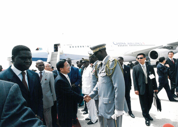陳水扁總統於塞內加爾接受該國瓦德總統以軍禮歡迎-陳總統訪塞內加爾-MOFA109179CF-2020-12-PH00057-002