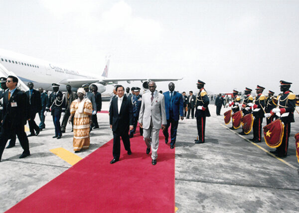 陳水扁總統於塞內加爾接受該國瓦德總統以軍禮歡迎-陳總統訪塞內加爾-MOFA109179CF-2020-12-PH00057-003