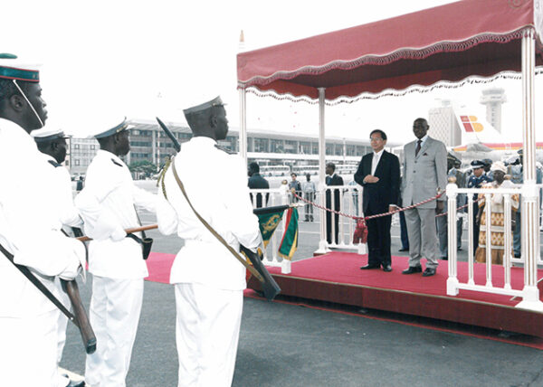 陳水扁總統於塞內加爾接受該國瓦德總統以軍禮歡迎-陳總統訪塞內加爾-MOFA109179CF-2020-12-PH00057-009