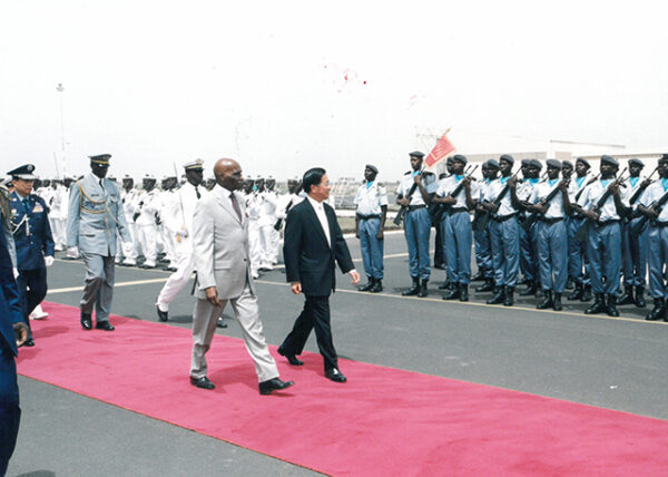 陳水扁總統於塞內加爾接受該國瓦德總統以軍禮歡迎-陳總統訪塞內加爾-MOFA109179CF-2020-12-PH00057-010