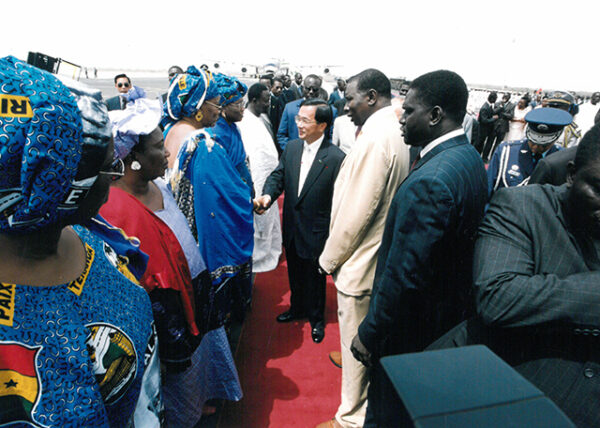 陳水扁總統於塞內加爾接受該國瓦德總統以軍禮歡迎-陳總統訪塞內加爾-MOFA109179CF-2020-12-PH00057-012