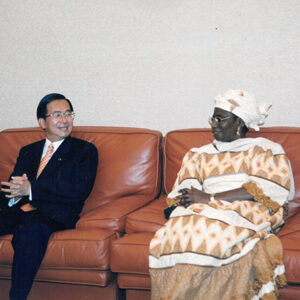 陳水扁總統於塞內加爾聽取杜竺生大使簡報-陳總統訪塞內加爾-MOFA109179CF-2020-12-PH00057-029