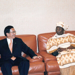 陳水扁總統於塞內加爾聽取杜竺生大使簡報-陳總統訪塞內加爾-MOFA109179CF-2020-12-PH00057-031