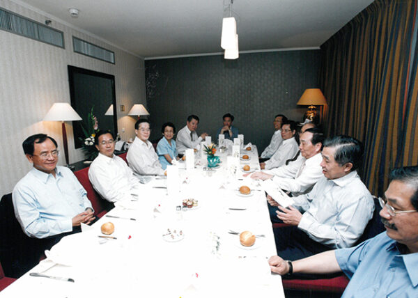 陳水扁總統於塞內加爾與隨行企業界團員共進晚餐-陳總統訪塞內加爾-MOFA109179CF-2020-12-PH00057-075