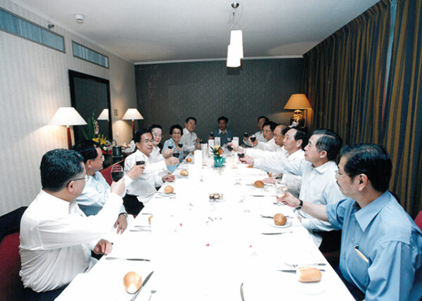 陳水扁總統於塞內加爾與隨行企業界團員共進晚餐-陳總統訪塞內加爾-MOFA109179CF-2020-12-PH00057-077