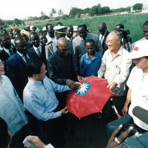 陳水扁總統於塞內加爾主持我國農業技術團桑嘉剛新團部及達卡多功能農業訓練中心落成典禮剪綵-陳總統訪塞內加爾-MOFA109179CF-2020-12-PH00057-091