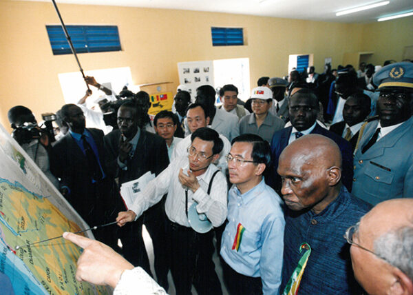 陳水扁總統於塞內加爾主持我國農業技術團桑嘉剛新團部及達卡多功能農業訓練中心落成典禮剪綵-陳總統訪塞內加爾-MOFA109179CF-2020-12-PH00057-107