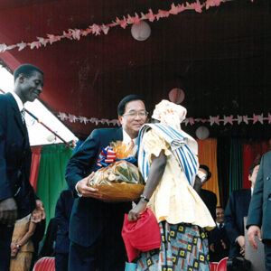 陳水扁總統於聖多美普林西比國際機場接受聖國梅尼士總統軍禮歡迎訪問團-陳總統訪聖多美普林西比-MOFA109179CF-2020-12-PH00058-024