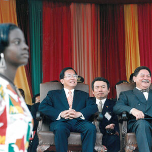 陳水扁總統於聖多美普林西比國際機場接受聖國梅尼士總統軍禮歡迎訪問團-陳總統訪聖多美普林西比-MOFA109179CF-2020-12-PH00058-026