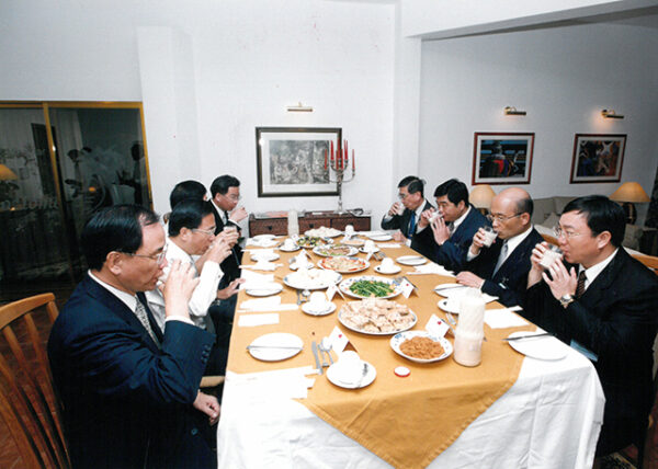 陳水扁總統於聖多美普林西比與隨行縣市首長共進早餐-陳總統訪聖多美普林西比-MOFA109179CF-2020-12-PH00058-040