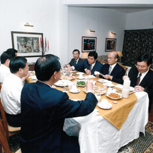 陳水扁總統於聖多美普林西比與隨行縣市首長共進早餐-陳總統訪聖多美普林西比-MOFA109179CF-2020-12-PH00058-041