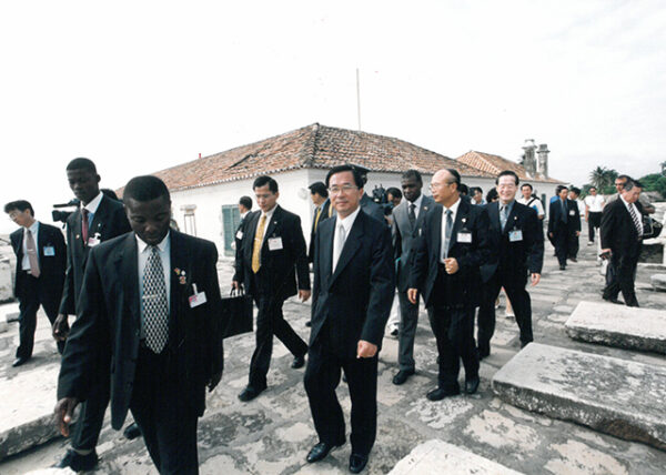 陳水扁總統於聖多美普林西比參觀古城-陳總統訪聖多美普林西比-MOFA109179CF-2020-12-PH00058-045