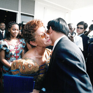 陳水扁總統抵達聖多美普林西比國際機場接受該國人士熱情歡迎-陳總統訪聖多美普林西比-MOFA109179CF-2020-12-PH00058-089