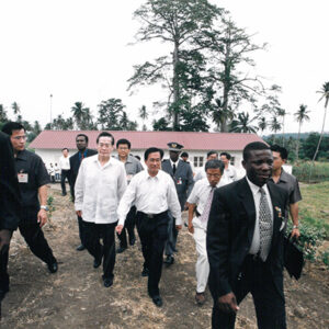 陳水扁總統於聖多美普林西比視察技術團養雞場-陳總統訪聖多美普林西比-MOFA109179CF-2020-12-PH00058-102