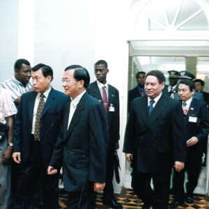 陳水扁總統於聖多美普林西比與梅尼士總統簽署兩國聯合公報-陳總統訪聖多美普林西比-MOFA109179CF-2020-12-PH00058-122