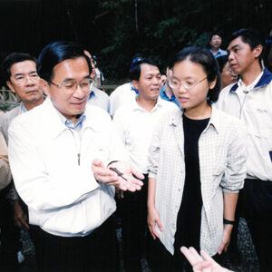 陳水扁總統於桃園復興鄉參訪桃園縣復興鄉參觀山神木區及上巴陵-陳水扁總統活動照片-MOFA109179CF-2020-12-PH00080-029