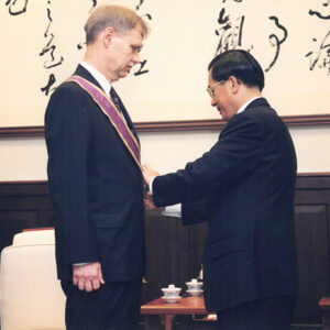 陳水扁總統於總統府頒授AIT前理事主席卜睿哲"大綬景星勳章"-陳水扁總統活動照片-MOFA109179CF-2020-12-PH00080-042