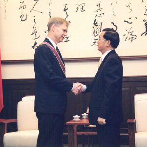 陳水扁總統於總統府頒授AIT前理事主席卜睿哲"大綬景星勳章"-陳水扁總統活動照片-MOFA109179CF-2020-12-PH00080-043