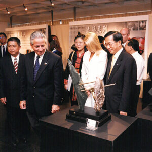 陳水扁總統於南投縣陪同宏都拉斯共和國總統馬度洛參觀台灣手工藝研究所-陳水扁總統活動照片-MOFA109179CF-2020-12-PH00080-052