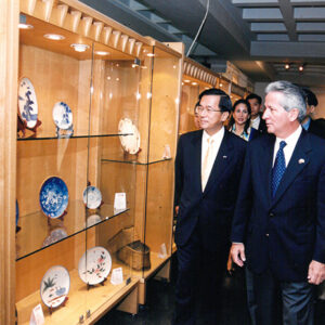 陳水扁總統於南投縣陪同宏都拉斯共和國總統馬度洛參觀台灣手工藝研究所-陳水扁總統活動照片-MOFA109179CF-2020-12-PH00080-053