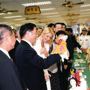 陳水扁總統於南投縣陪同宏都拉斯共和國總統馬度洛參觀旭光高級中學-陳水扁總統活動照片-MOFA109179CF-2020-12-PH00080-056