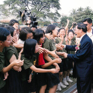 陳水扁總統於屏東市出席屏東女中七十周年校慶活動-陳水扁總統活動照片-MOFA109179CF-2020-12-PH00080-075