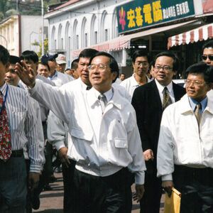 陳水扁總統於高雄視察旗山鎮老街形象商圈再造及天后宮參拜-陳水扁總統活動照片-MOFA109179CF-2020-12-PH00081-046