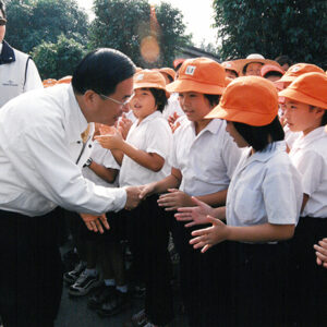 陳水扁總統於屏東鹽埔視察鹽埔鄉泰國蝦養殖區-陳水扁總統活動照片-MOFA109179CF-2020-12-PH00081-065