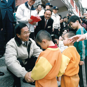 陳水扁總統訪視南投育幼院並致贈紅包-陳水扁總統活動照片-MOFA109179CF-2020-12-PH00082-105