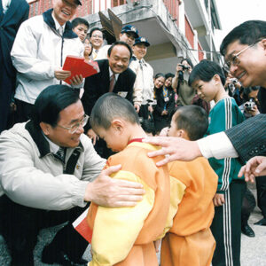 陳水扁總統訪視南投育幼院並致贈紅包-陳水扁總統活動照片-MOFA109179CF-2020-12-PH00082-106