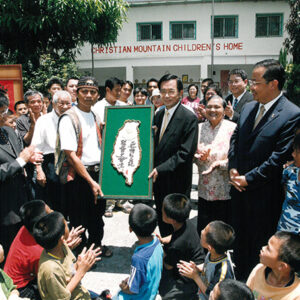 陳水扁總統於高雄六龜參訪私立基督教山地育幼院-陳水扁總統活動照片-MOFA109179CF-2020-12-PH00083-014