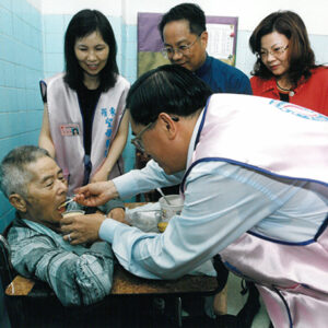 陳水扁總統赴宜蘭羅東聖母醫院擔任志工-陳水扁總統活動照片-MOFA109179CF-2020-12-PH00083-109