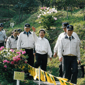 陳水扁總統於政治大學後山植樹紀念-陳水扁總統活動照片-MOFA109179CF-2020-12-PH00084-048