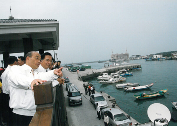 陳水扁總統於台北淡水參訪漁人碼頭-陳水扁總統活動照片-MOFA109179CF-2020-12-PH00084-086